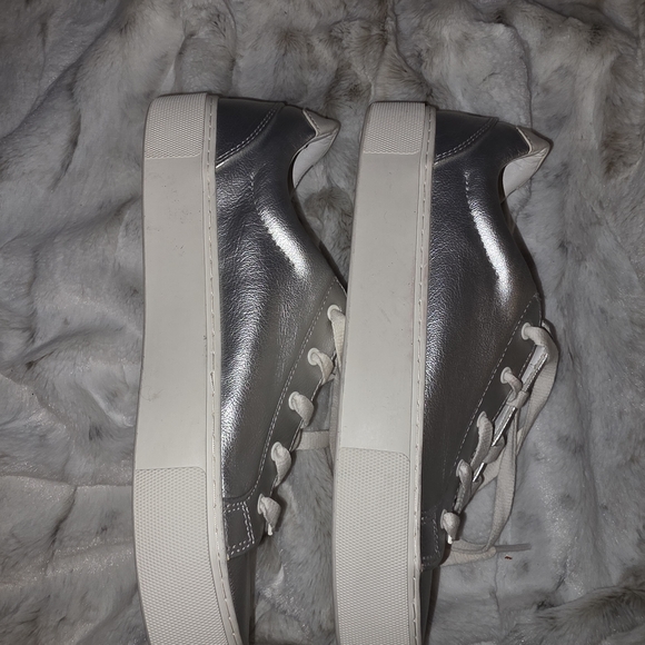 UGG Metallic Silver Women's Sneakers - Picture 6 of 9